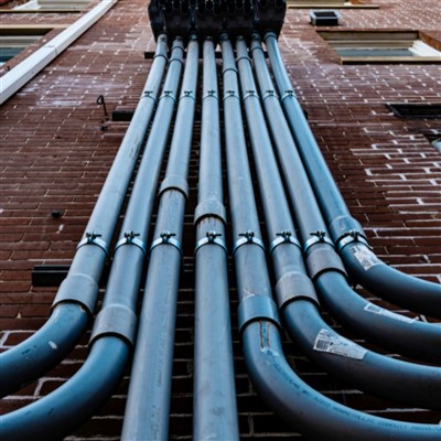 أنبوب المياه جي